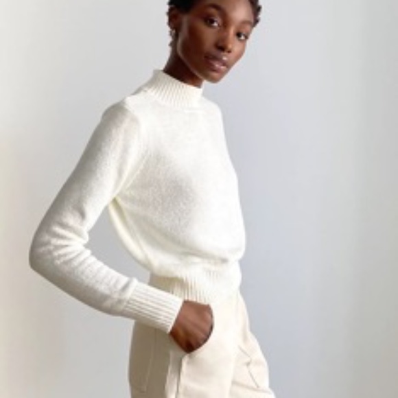 Aritzia Wilfred Free Essential Chenille Turtleneck - Size Medium - Picture 1 of 2